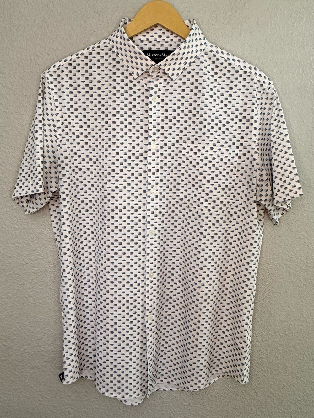 Mizzen+Main | Leeward Geometric Short Sleeve Button Down Shirt | Size Medium